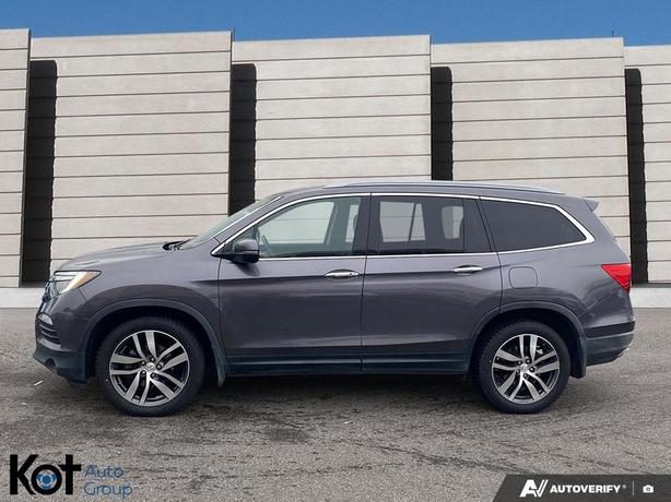 2017 Honda Pilot Touring PANORAMIC SUNROOF! LEATHER SEATING! POWER TAILGATE! image 3