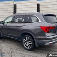2017 Honda Pilot Touring PANORAMIC SUNROOF! LEATHER SEATING! POWER TAILGATE! thumbnail image 4