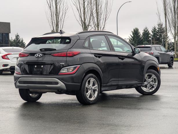 2023 Hyundai Kona Preferred - No Accidents, AWD, Heated Seats image 6