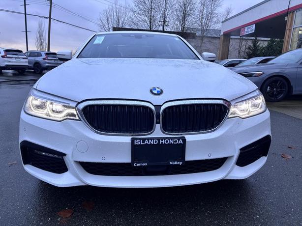 2018 BMW 5 Series 540i Xdrive image 2