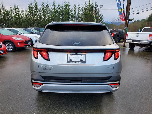 2025 Hyundai Tucson Preferred AWD - No Accidents, One Owner image 7