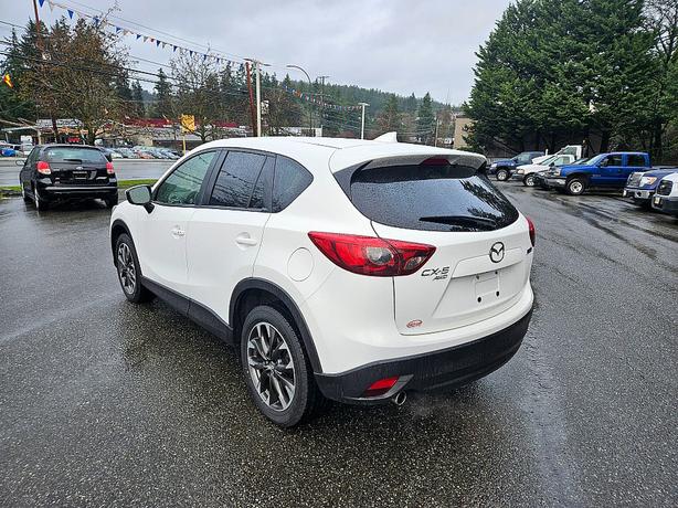 2016 Mazda  CX-5 Grand Touring image 2