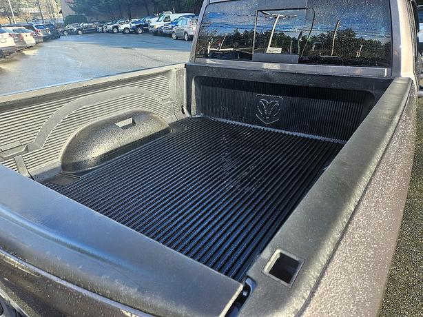 2014 Ram  1500 SLT image 7