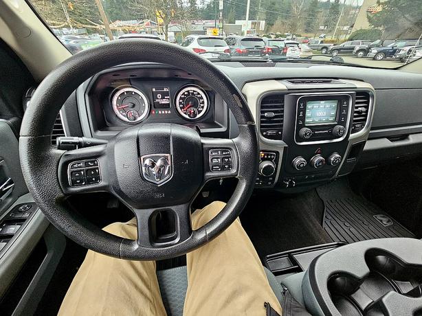 2014 Ram  1500 SLT image 8