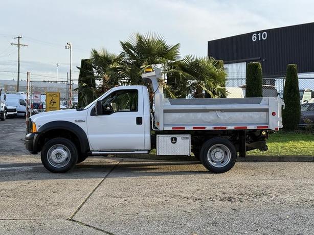 2006 Ford F-550 Regular Cab 2WD 9-Foot Dump Truck image 6