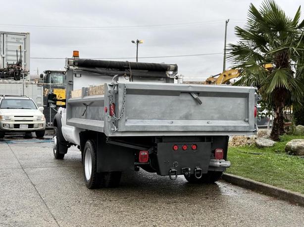 2008 Ford F-550 Regular Cab 2WD 11-Foot Diesel Dump Truck image 8
