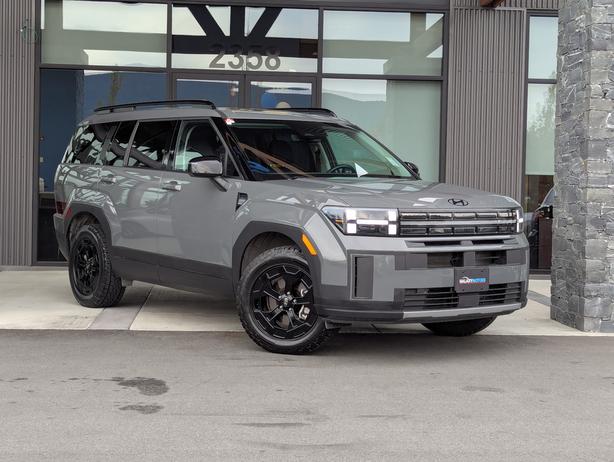 2025 Hyundai Santa Fe XRT - No Accidents, AWD, Sunroof, Heated Seats image 4