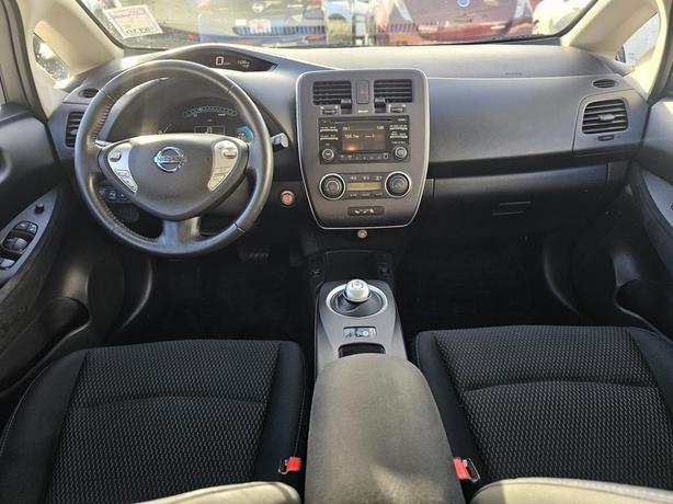 2015 Nissan LEAF 4dr HB S image 7