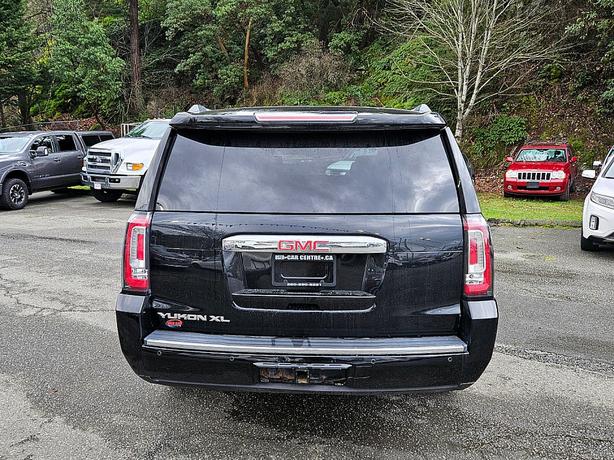 2016 GMC  Yukon XL Denali image 5
