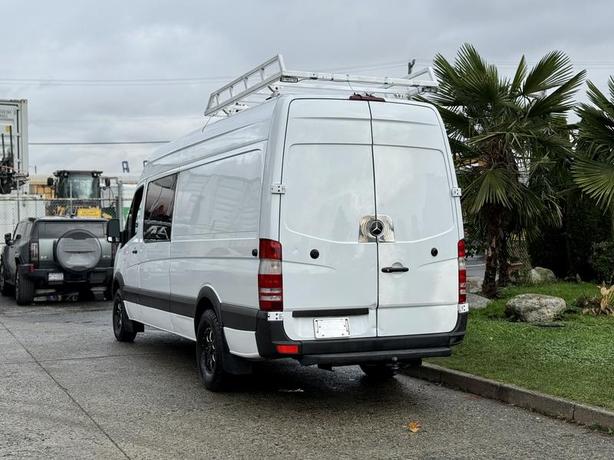 2015 Mercedes-Benz Sprinter 2500 High Roof Cargo Van 170 inch wheelbase Diesel image 8