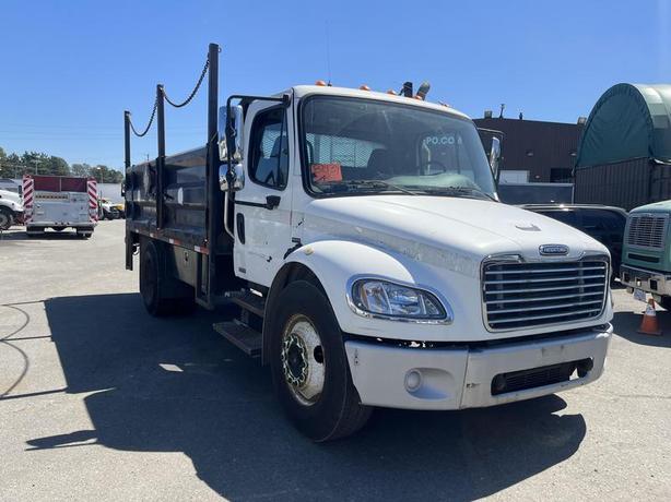 2007 Freightliner M2 106 15 Foot Flat Deck With Power Tailgate Diesel hydraulic  image 7