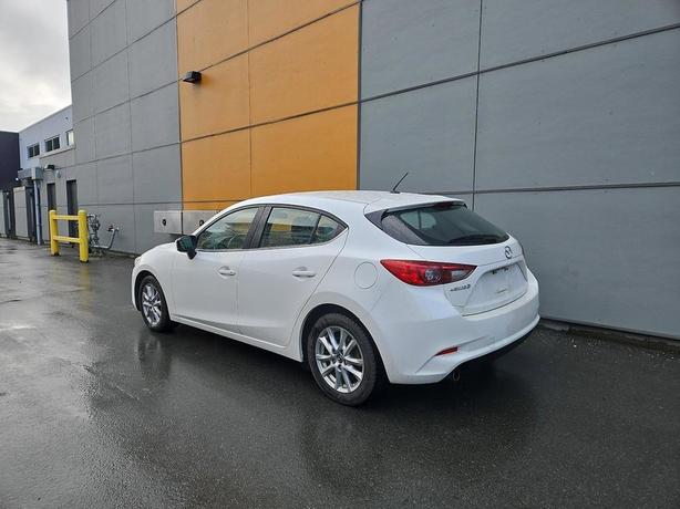 2017 Mazda3 GS | Backup Camera | Heated Seats! image 4