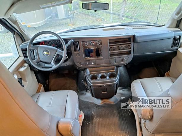 Used 2022 Thor Motor Coach Echelon LC LC26 Chevy image 5