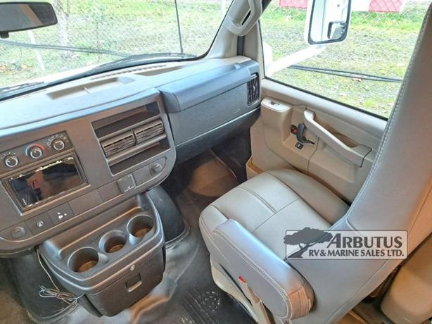 Used 2022 Thor Motor Coach Echelon LC LC26 Chevy image 7