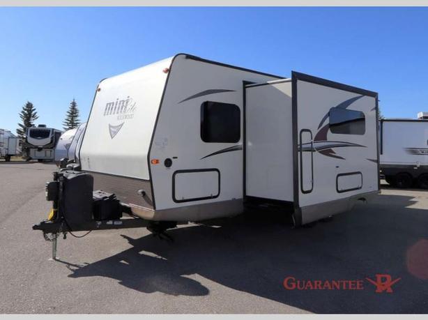 Used 2017 Forest River RV Rockwood Mini Lite 2507S image 3