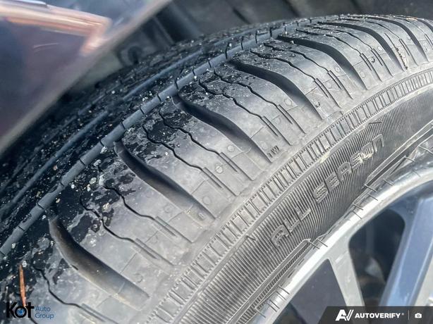 2023 Nissan Versa SV image 7