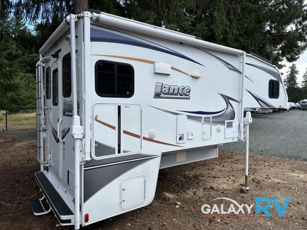 Used 2012 Lance 1181 image 4