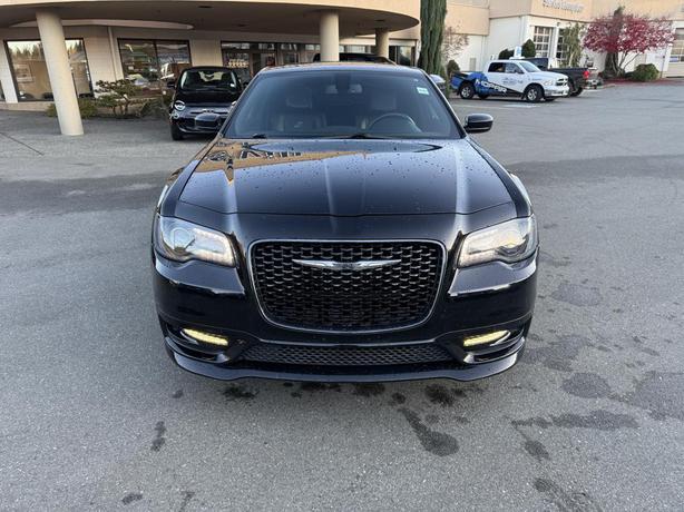 2018 Chrysler 300 300s image 8