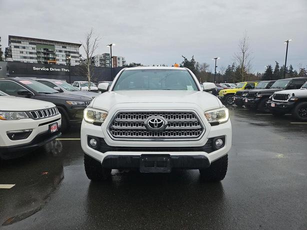 2017 Toyota Tacoma SR5 | Heated Seats | No Reported Accidents! image 2