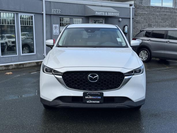 2024 Mazda CX-5 GS AWD - BC Local, Back Up Camera & Heated Seats image 3