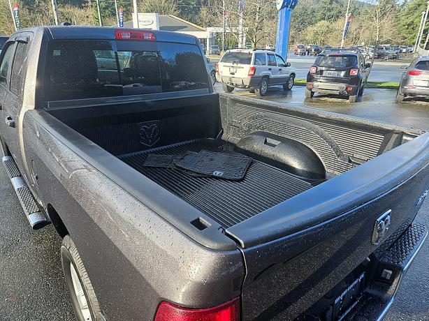 2014 Ram  1500 SLT image 4