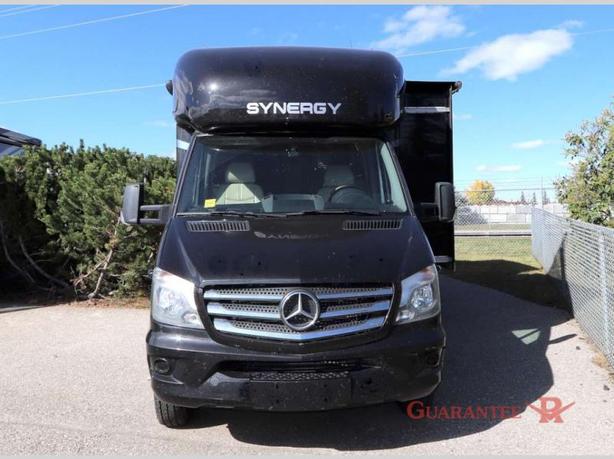 Used 2019 Thor Motor Coach Synergy 24SS image 2