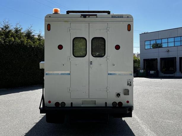 2009 Morgan Olson Workhorse 16-Foot Mobile Service Workshop Step Van image 5