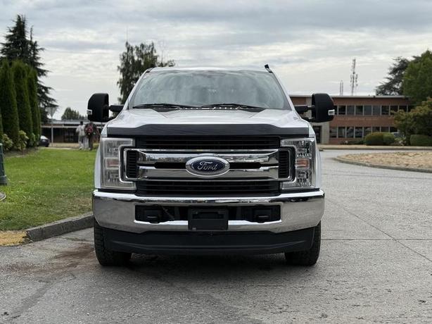 2019 Ford F-350 SD XLT SuperCrew 8-Foot Flat Deck Diesel 4WD image 3