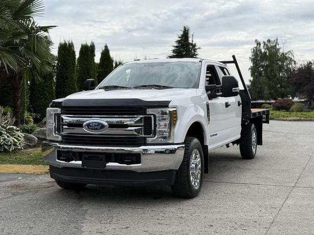 2019 Ford F-350 SD XLT SuperCrew 8-Foot Flat Deck Diesel 4WD image 4