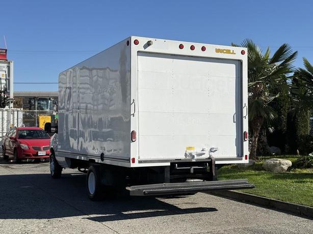 2019 Ford E-450 Super Duty 16-Foot Cube Van with Loading Ramp image 8