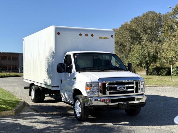 2019 Ford E-450 Super Duty 16-Foot Cube Van with Loading Ramp image 2