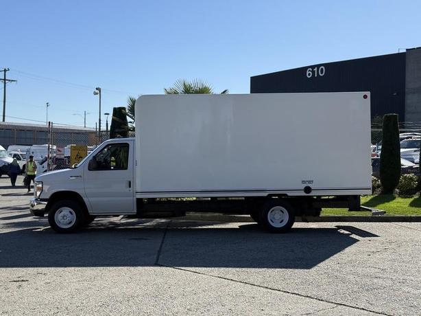 2019 Ford E-450 Super Duty 16-Foot Cube Van with Loading Ramp image 6