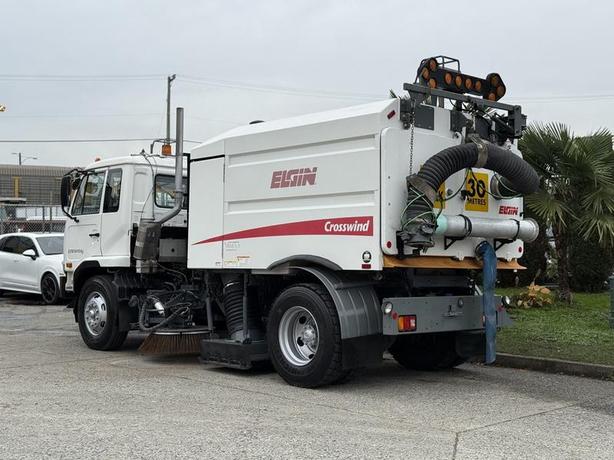 2009 UD Trucks UD 3300 Elgin Crosswind Regenerative Air Sweeper (Nissan Diesel C image 7