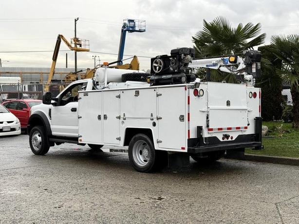2017 Ford F-550 XL Super Duty Service Truck with Maxilift Cobra Crane image 7