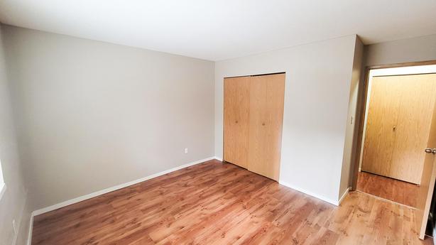 2 bedroom Sunshine Apartments image 7