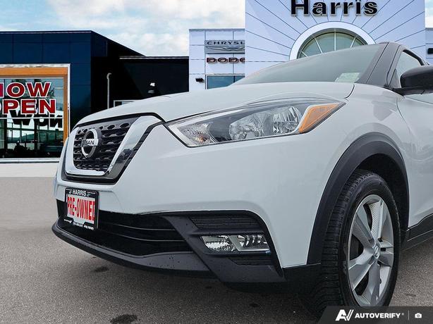 2018 Nissan Kicks S FWD Sport Utility | Keyless Start | Backup Camera! image 8