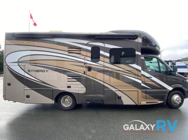 Used 2019 Thor Motor Coach Synergy 24SK image 2