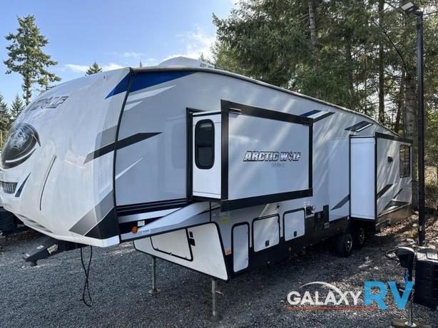 Used 2022 Forest River RV Cherokee Arctic Wolf Suite 3550 image 6