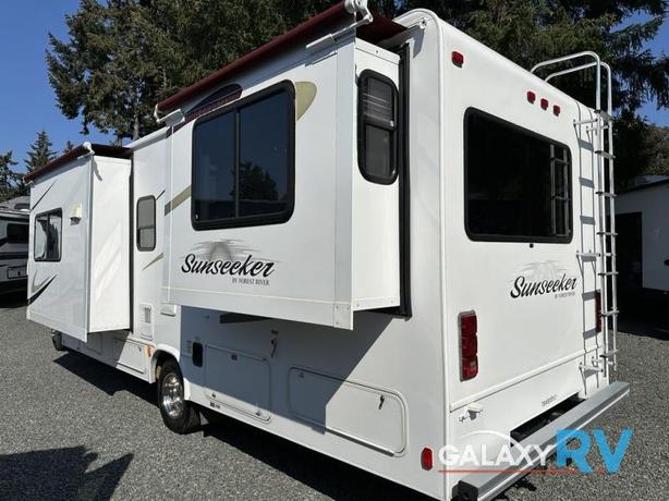 Used 2010 Forest River RV Sunseeker 2860DSFord image 6