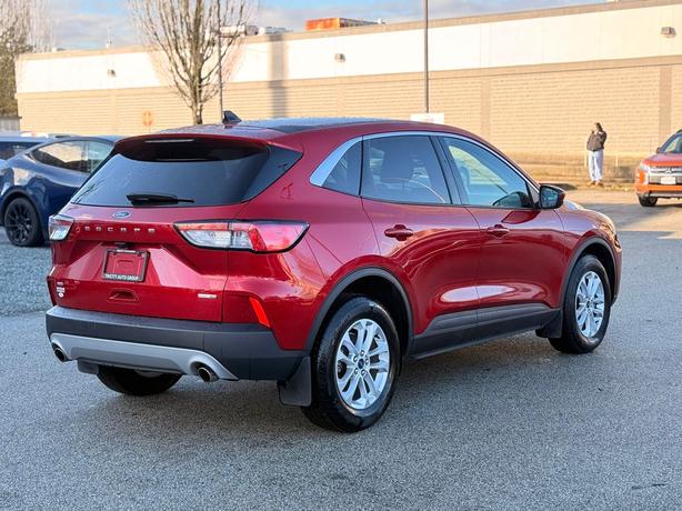 2020 Ford Escape SE - Power Driver's Seat, Heated Seats, BlueTooth image 5