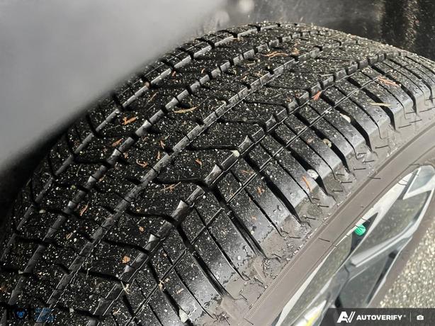 2025 Chevrolet Silverado EV e4WD Crew Cab Extended Range LT ONLY 20,032 KMS! FUL image 7