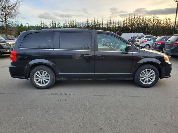 2019 Dodge Grand Caravan SXT - Stow N' Go Seating, DVD image 5