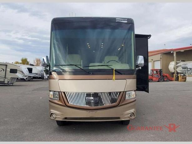 Used 2017 Newmar Canyon Star 3914 image 2