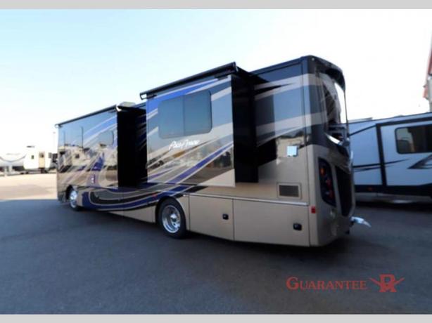 Used 2019 Fleetwood RV Pace Arrow 33D image 5