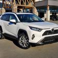 2019 Toyota RAV4 XLE AWD - One Owner, No Accidents thumbnail image 4