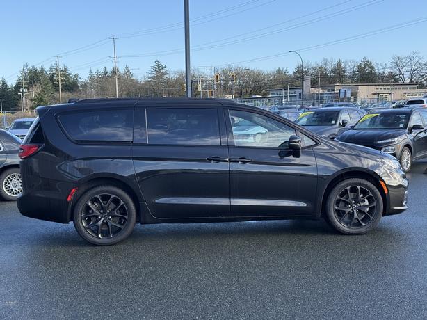 2023 Chrysler Pacifica Touring L AWD image 5