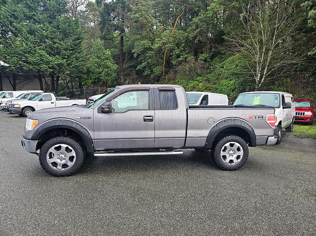 2011 Ford  F-150 XLT image 2