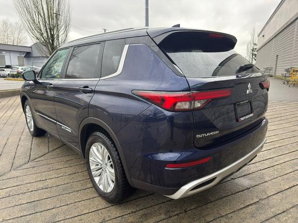 2024 Mitsubishi Outlander LE - Navigation, MultiView Cameras, Power Liftgate image 8