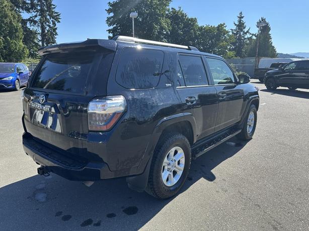 2024 Toyota 4Runner Base image 5