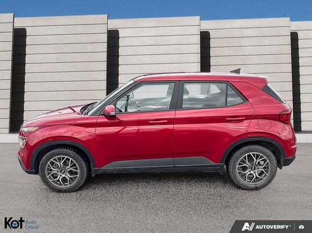 2022 Hyundai Venue Essential ! NO ACCIDENTS! ONE OWNER! LOW KMS! KEYLESS ENTRY!  image 3